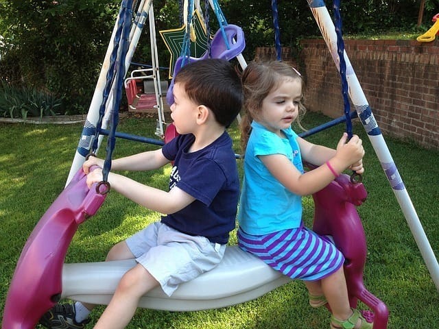 Kids At Swing 1185902 640